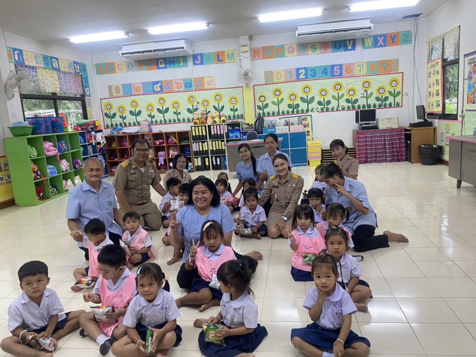  สำนักงานสาธารณสุขอำนาจเจริญ ลงเยี่ยมนักเรียนในศูนย์พัฒนาเด็กเล็กบ้านสร้างนกทา เพื่อติดตามพัฒนาการด้าน IQ 