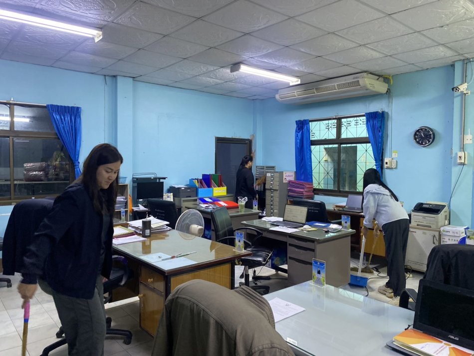 กิจกรรม 5 ส (Big Cleanning) ประจำสัปดาห์ ทั้งภายในและภายนอกอาคาร 